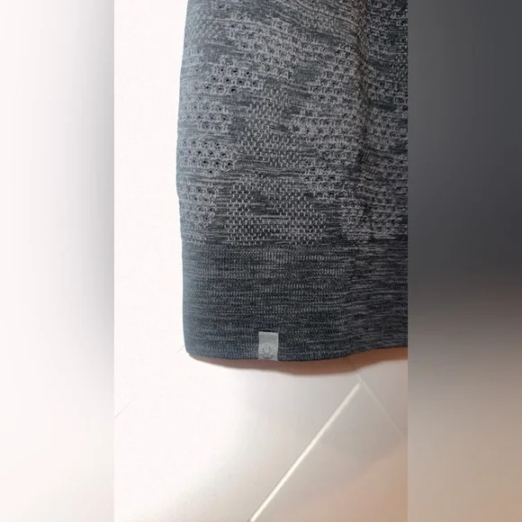 Lululemon Breeze by muscle tank NWOT Size:6 - Picture 6 of 8